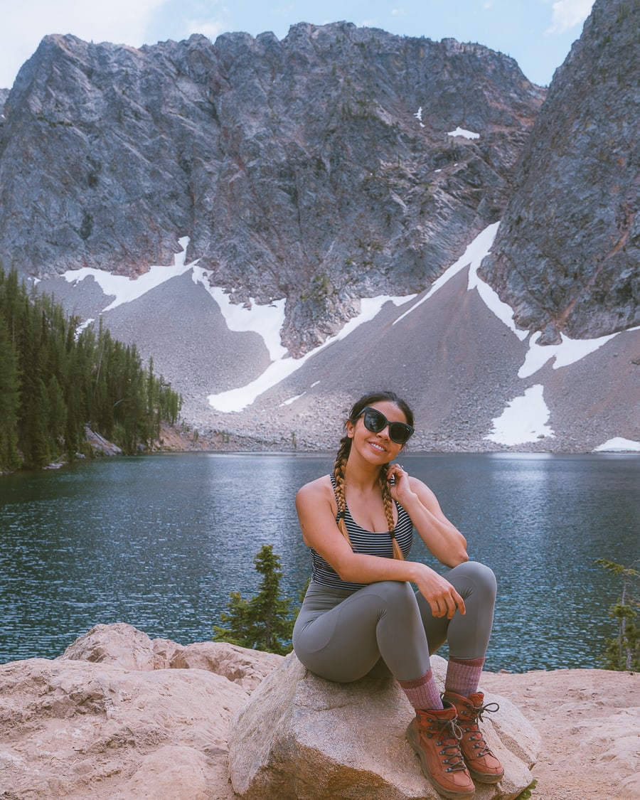 20 Cute Hiking Outfits for Hitting the Trails in Style - Yahoo Sports