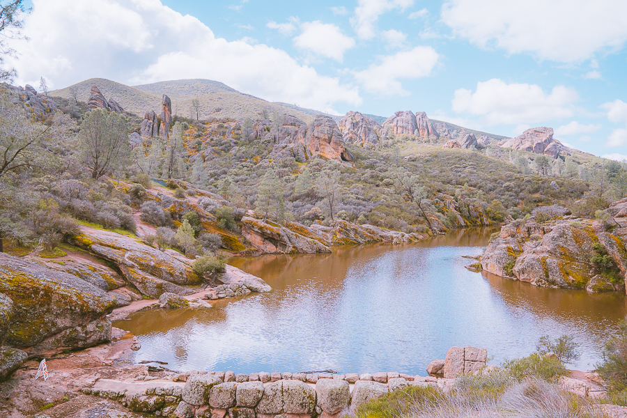 Best hikes pinnacles clearance national park