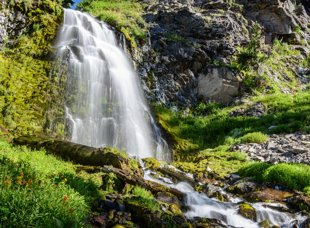 Where to Stay Near Crater Lake